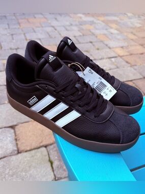 MENS ADIDAS VL COURT 3.0 SUEDE SKATEBOARD SHOES BACK/WHITE/GUM US SIZE 11 (NWT)